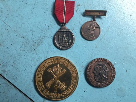 Vendo el siguiente material, portes a cargo del comprador.

Cargadores colección  sten vendido, ump7 20 11
