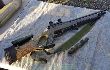 Hola.

Un amigo del club de tiro, El señor Cañadas, ha puesto a la venta su gamo coyote en 4,5mm y como 22