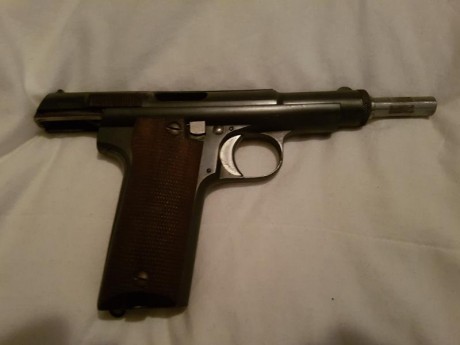 Vendo pistola Astra 600 guiada en F. esta en perfecto estado de tiro
Pavón original . Esta impecable . 00