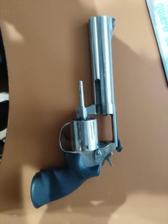 Se venda pistolas una tonos suucenter mono tiro con dos juegos de visores calibre 357 maximagnun y 357 11