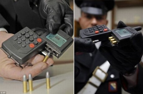 muy buenas.............

mi intencion es abrir un post en donde cada uno pueda poner el arma que le parecza 90