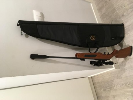 Vendo carabina 5,5 GAMO MAXIMA con Visor Vampir 3-9x40 con Linterna + Laser (VB5) con Funda de Trasporte. 00