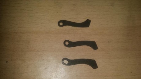 Hola, haciendo limpieza en los cajones me he encontrado piecerio completamente nuevo para fusil FR8.

Hay 01