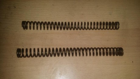 Hola, haciendo limpieza en los cajones me he encontrado piecerio completamente nuevo para fusil FR8.

Hay 21