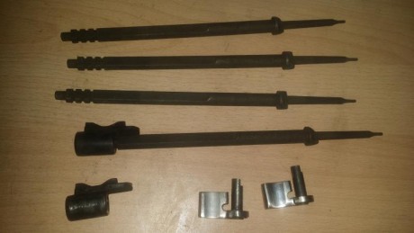 Hola, haciendo limpieza en los cajones me he encontrado piecerio completamente nuevo para fusil FR8.

Hay 20