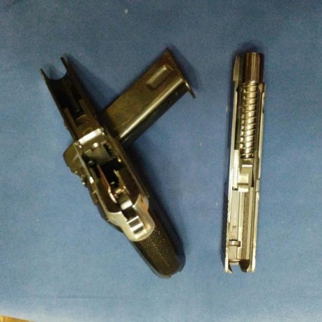 Se vende Norinco NP22, copia de Sig Sauer 226, 9mm parabellum. Guiada en F

Características del arma en 02