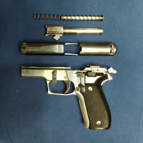 Se vende Norinco NP22, copia de Sig Sauer 226, 9mm parabellum. Guiada en F

Características del arma en 01