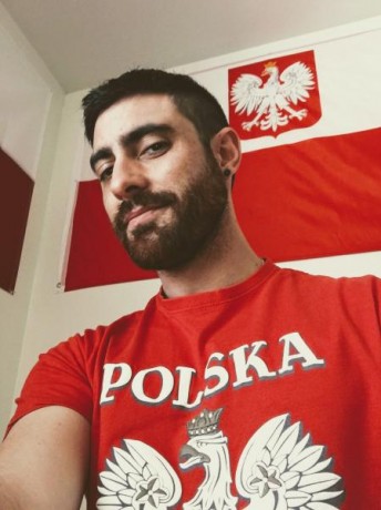 Buenas dias, me llamo Tomek y soy polacco. Vive en ciudad industrial Gliwice en Polonia. Soy un tirador 40
