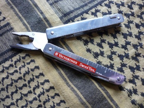 Vendo esta estupenda Victorinox Swisstool, con 23 funciones y en funda de cordura (no original, la que 02