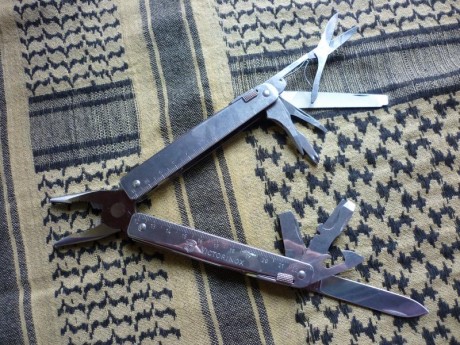 Vendo esta estupenda Victorinox Swisstool, con 23 funciones y en funda de cordura (no original, la que 01