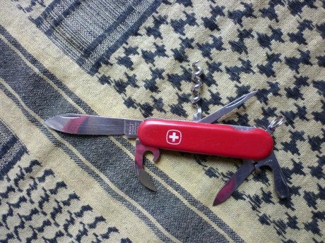 Vendo esta estupenda Victorinox Swisstool, con 23 funciones y en funda de cordura (no original, la que 21