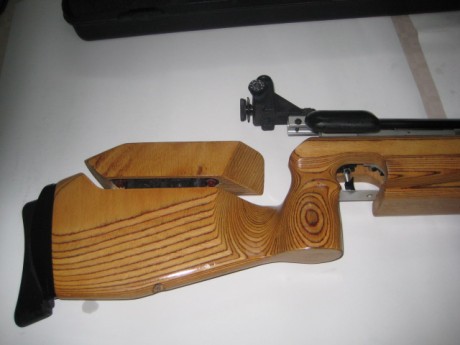 Pues eso, vendo esta carabina, muy cuidada, la vendo por 370 euros, maleta incluida.
Interesados, Teléfono-WhasApp 01