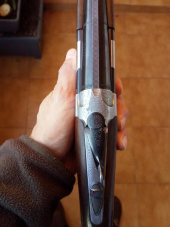 Vendo escopeta superpuesta marca Beretta, modelo 686.
Arma de gran calidad, solidez y durabilidad demostradas. 02