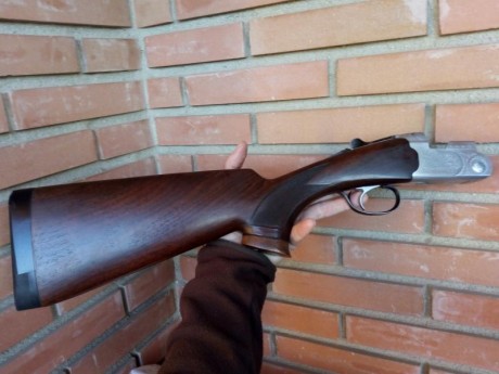 Vendo escopeta superpuesta marca Beretta, modelo 686.
Arma de gran calidad, solidez y durabilidad demostradas. 11