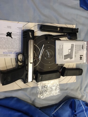 Hola, se vende (muy a mi pesar y por necesidad)  una preciosa HK USP match bicolor del 9 parabelum, dos 02