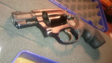 Vendo smith wesson,  modelo MP 360, ideal para porte oculto dada su ligereza y tamaño. Tiene alguna marca 01