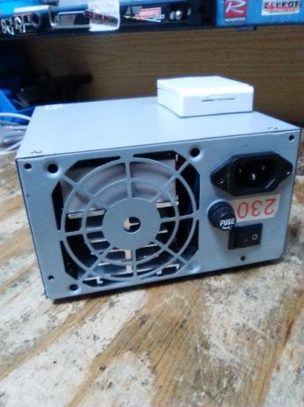 Buenas.
Os adelanto una foto del nuevo lio que tengo entre manos, en este caso es un termostato para el 71