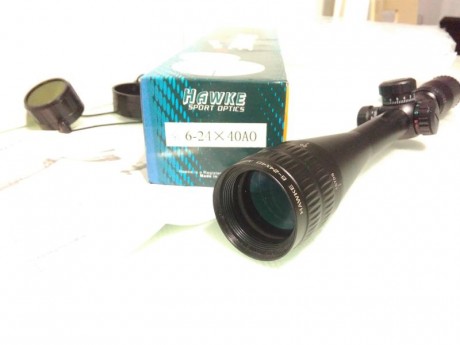 Vendo visor hawke 6-24x40 con paralelaje frontal y reticula iluminada por 65 eurs mas  gastos de envio 10