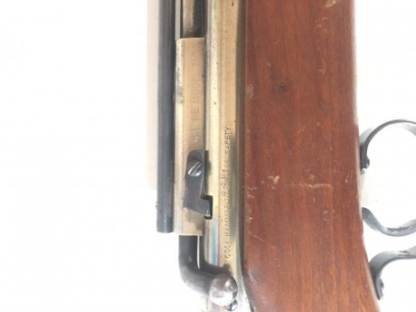 Se vende carabina de 1958 Benjamin modelo 3100 calibre 4.5 solo admite BB tiene un cargador de 100, es 02