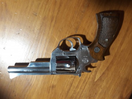 Hola foreros
Un compañero de afición vende un revolver Astra modelo Nc6, en acero inoxidable, en cuatro 00