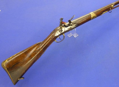 Voy a colocar unas fotos de un arma larga alemana de llave de mecha del siglo XVI. 80