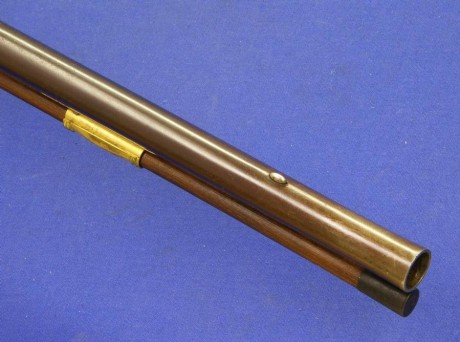 Voy a colocar unas fotos de un arma larga alemana de llave de mecha del siglo XVI. 102