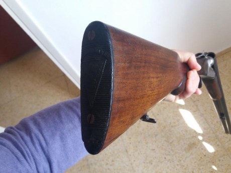 Vendo escopeta paralela Zabala, calibre 12. No expulsora, pletinas cortas. Buen estado, tanto de maderas 21