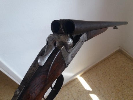 Vendo escopeta paralela Zabala, calibre 12. No expulsora, pletinas cortas. Buen estado, tanto de maderas 20