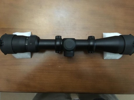 Vendo un visor vortex diamondback 2-7x35 muy poco uso casi nuevo, con su caja, documentación y tapas. 11