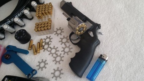 Vendo Revólver Smith & Wesson 627 V-Comp
En perfecto estado, Muy poco uso. 1200€.
Jordi 697616121 01