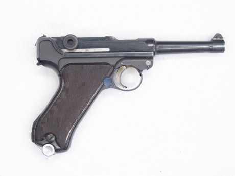 Vendo una escasa Luger Krieghoff en 9 parabellum de 1936 en un estado inmejorable con las rarisimas cachas 130