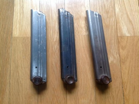 Vendida pistola con 2 cargadores, quedan en venta
2cargadores numerados, todos originales modelo navy, 20