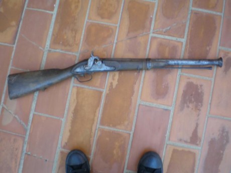 Hola buenas a todos los gurus del tema, bueno esto e encontrado en casa mas cosas entre ellas esta pieza 01