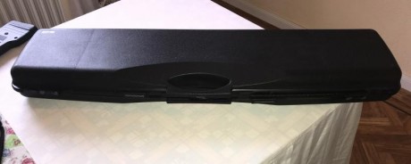 Vendo una mítica mossberg 500 del calibre 12 de corredera con capacidad para 5 cartuchos +1. Tiene equipado 20