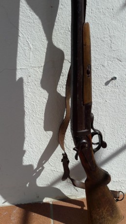 Hemos descubierto, ahora que ha faltado el abuelo, esta escopeta del 12 de un sólo cañon.
Querría ver 00