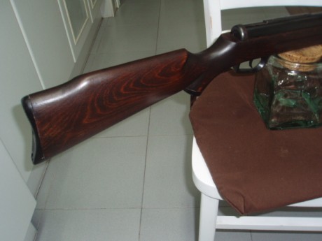Hola.
Gamo 45 s 61, retaurada, madera muy bonita, en perfecto estado de uso.completa.
Gamo 68, muelle 01