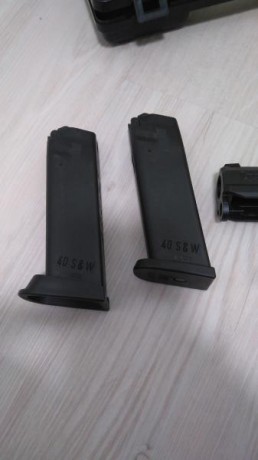 Hola, se vende (muy a mi pesar y por necesidad)  una preciosa HK USP match bicolor del 9 parabelum, dos 50