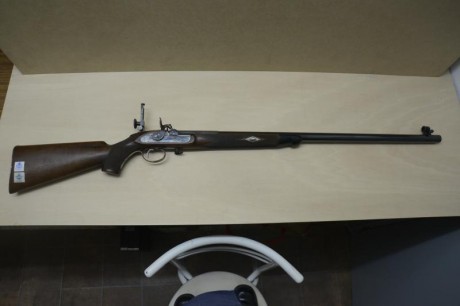 Con dos cañones intercambiables, uno para Veterli Cal. 451 estriado ondulado especifico del Rigby, paso 01