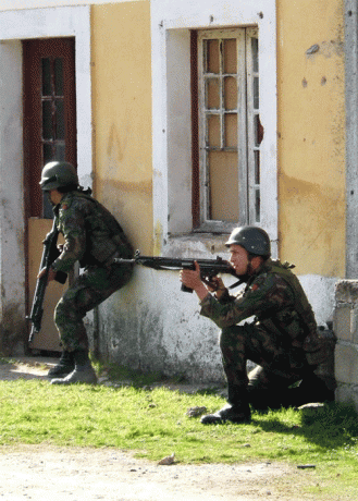 Se trata de "matizar" el arma y calibre... mas aún partiendo que antes tenían su versión de 60