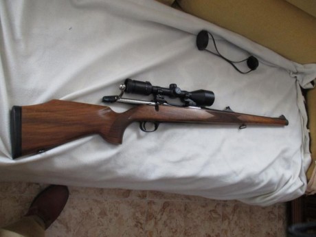 se vuelve a poner en venta el rifle de un amigo se trata de un carl gustaf 2000 caja larga en calibre 00