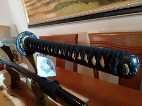 Hola a todos :
Desde hace mas o menos un mes se me metió en la cabeza la idea de hacerme con una katana. 00
