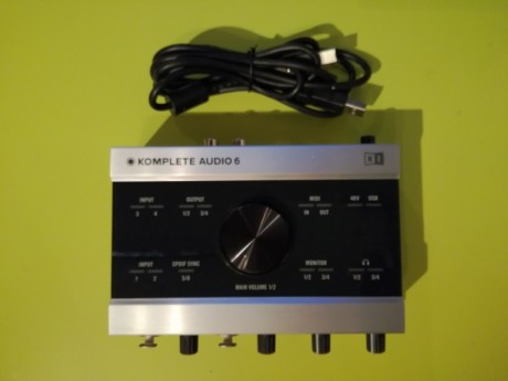 Vendo tarjeta de sonido Komplete Audio 6 de Native Instruments.
La tarjeta funciona perfectamente y ya 02