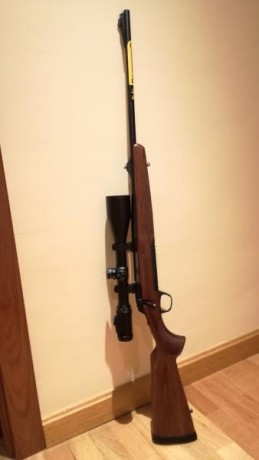   Rifle “Browning” X-Bolt Hunter Super Feather Trigger, .300 Winchester Magnum. Apertura de 60 grados. 00