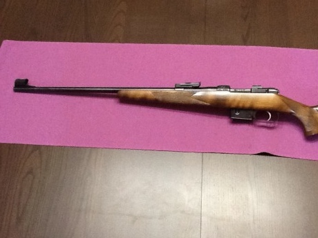 Hola. En venta por no utilizar magnífico rifle en calibre 222 Rem, utilizado para competición en miras 01