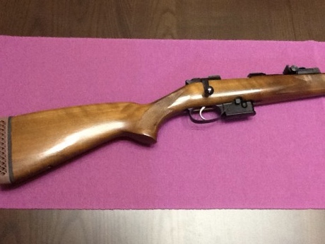 Hola. En venta por no utilizar magnífico rifle en calibre 222 Rem, utilizado para competición en miras 10