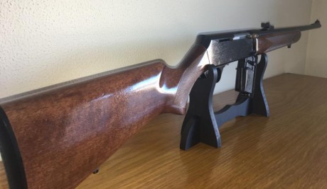 Vendo rifle nuevo BROWNING calibre 30 06 MK2 . Estado excepcional. Diez tiros. nuevo, nuevo, nuevo.Alza 00