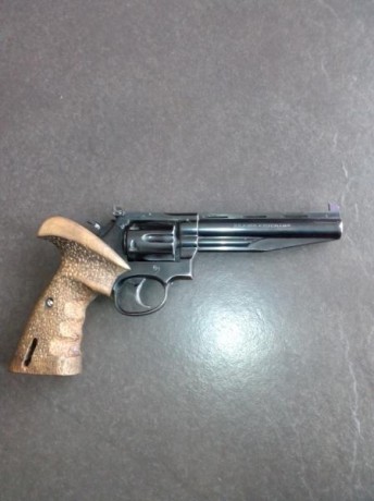 :helicopter: Hola vendo este revolver para fuego central por 100€. El arma se puede probar en Tarragona.
Un 12