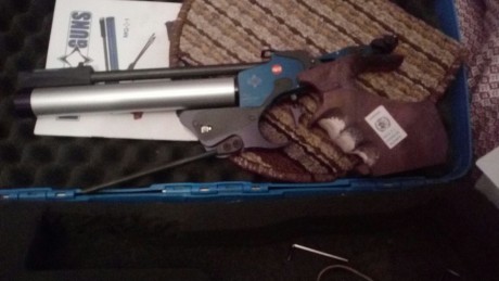 vendo pistola MACH GUN MG 1 E ( ELECTRONICA) recien revisada por PABLO ( IBERGRIP). con maletin , manual 10