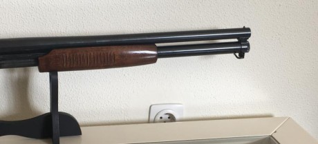 Vendo escopeta corredera MOSBERG cañón de 50 SLUG 2 3/4 y 3"
Pocos tiros, muy buen estado 
Precio 01