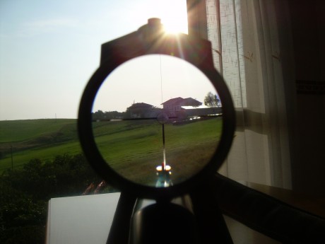Voy a poner unas fotos del visor mirando en dirección al sol pues parece que en algunos sitios de cuyo 01